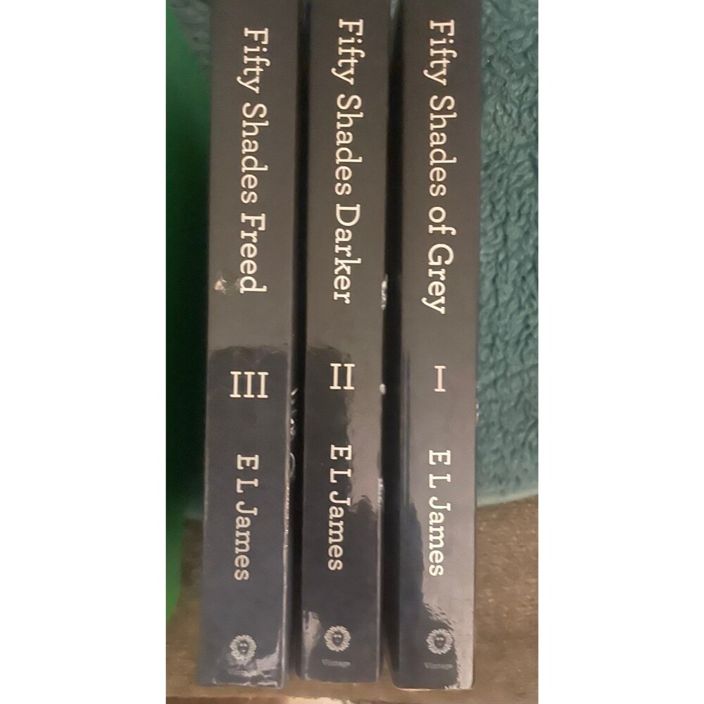 Fifty Shades of Grey trilogy - Picture 4 of 5